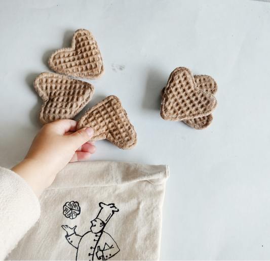 normas Heart Waffle set
