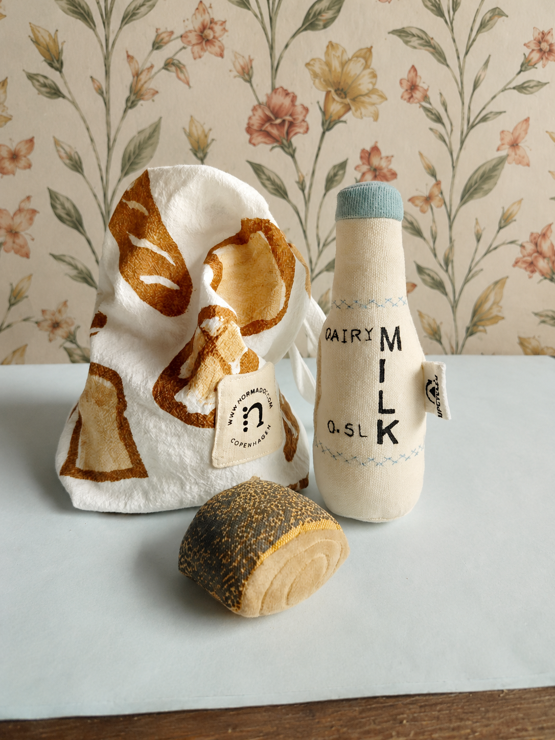 Coffee & Treats Bundle – Milk Bottle & Københavner Birkes